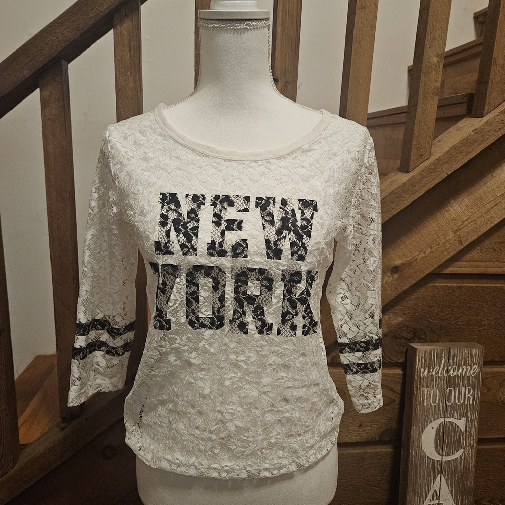 Express White Lace Crop Top with Black 'New York' Print